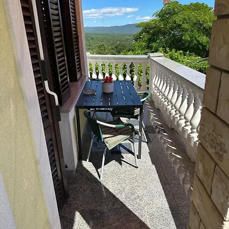 Nikola Apartment