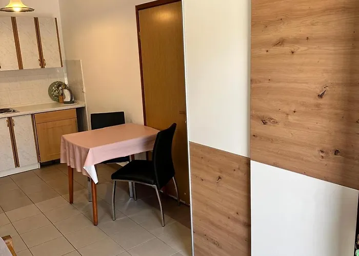 Nikola Apartman
